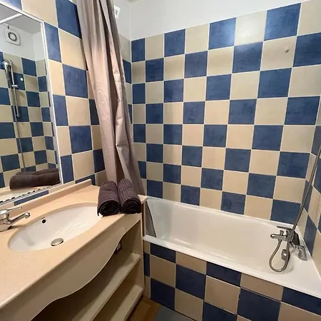 Appartamento Port De 2 A 4 Personnes Avec Parking *